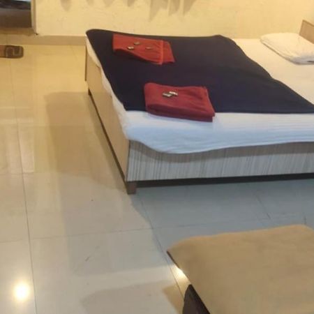 Hilltone Veg Non Veg Matheran Hotell Eksteriør bilde
