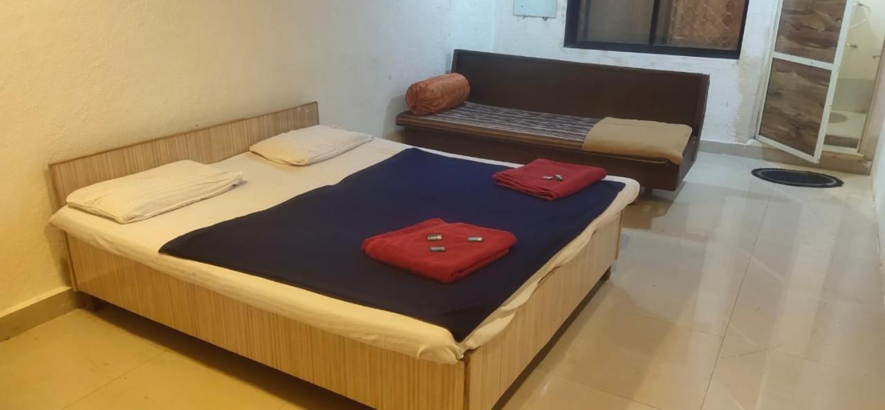 Hilltone Veg Non Veg Matheran Hotell Eksteriør bilde