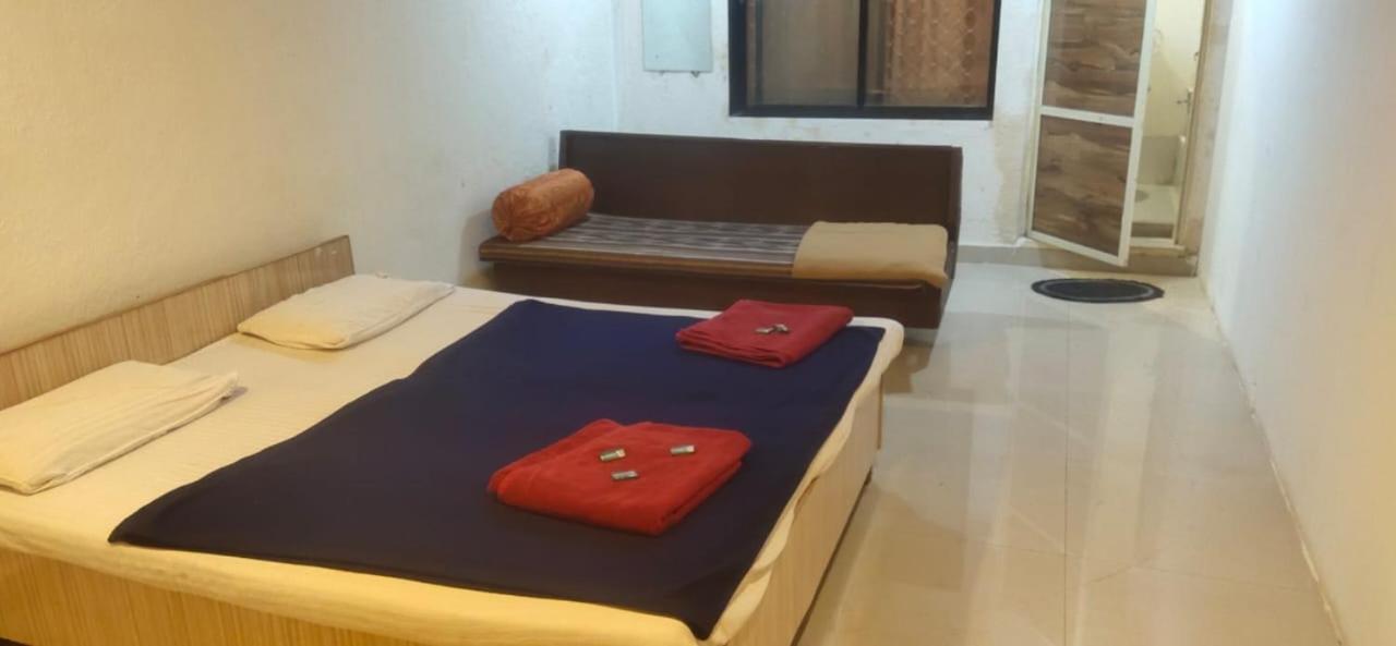 Hilltone Veg Non Veg Matheran Hotell Eksteriør bilde