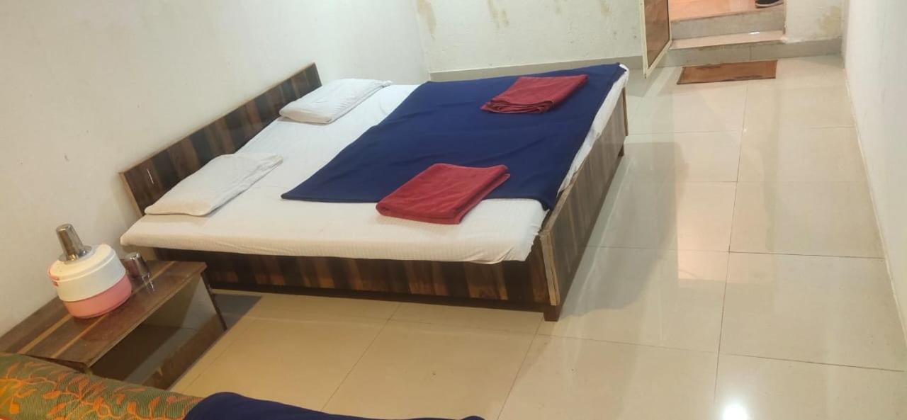 Hilltone Veg Non Veg Matheran Hotell Eksteriør bilde