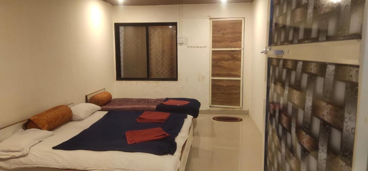 Hilltone Veg Non Veg Matheran Hotell Eksteriør bilde