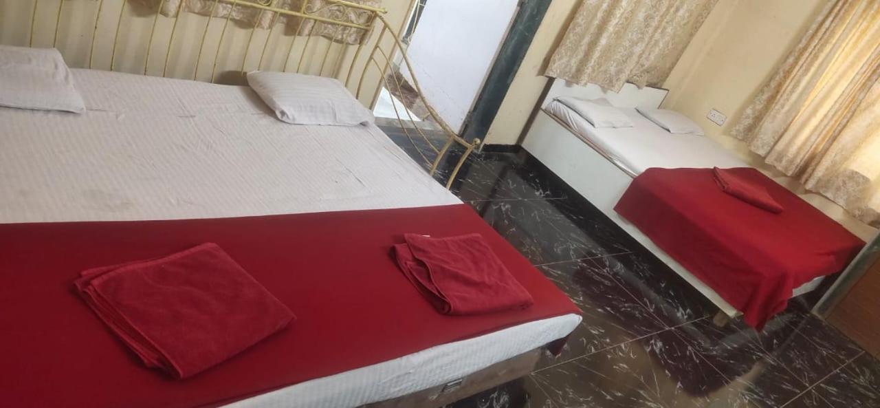 Hilltone Veg Non Veg Matheran Hotell Eksteriør bilde