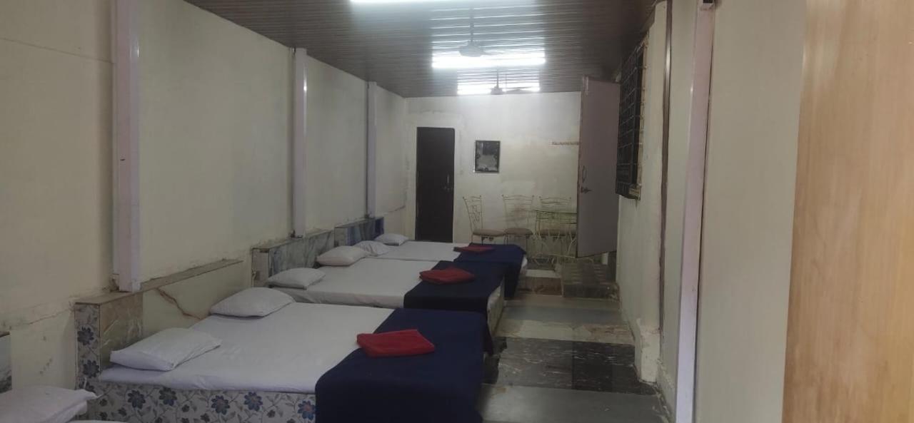 Hilltone Veg Non Veg Matheran Hotell Eksteriør bilde