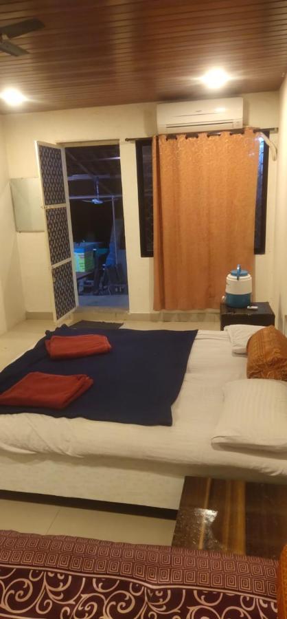Hilltone Veg Non Veg Matheran Hotell Eksteriør bilde
