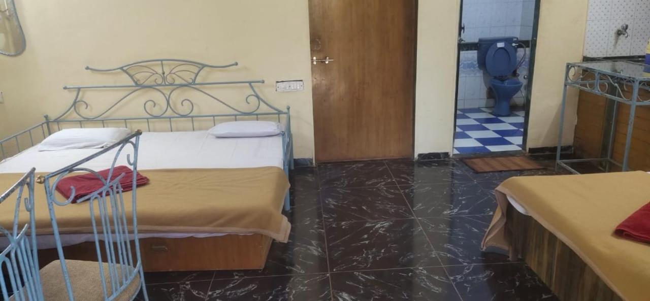 Hilltone Veg Non Veg Matheran Hotell Eksteriør bilde